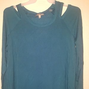 Long sleeve cutout top.